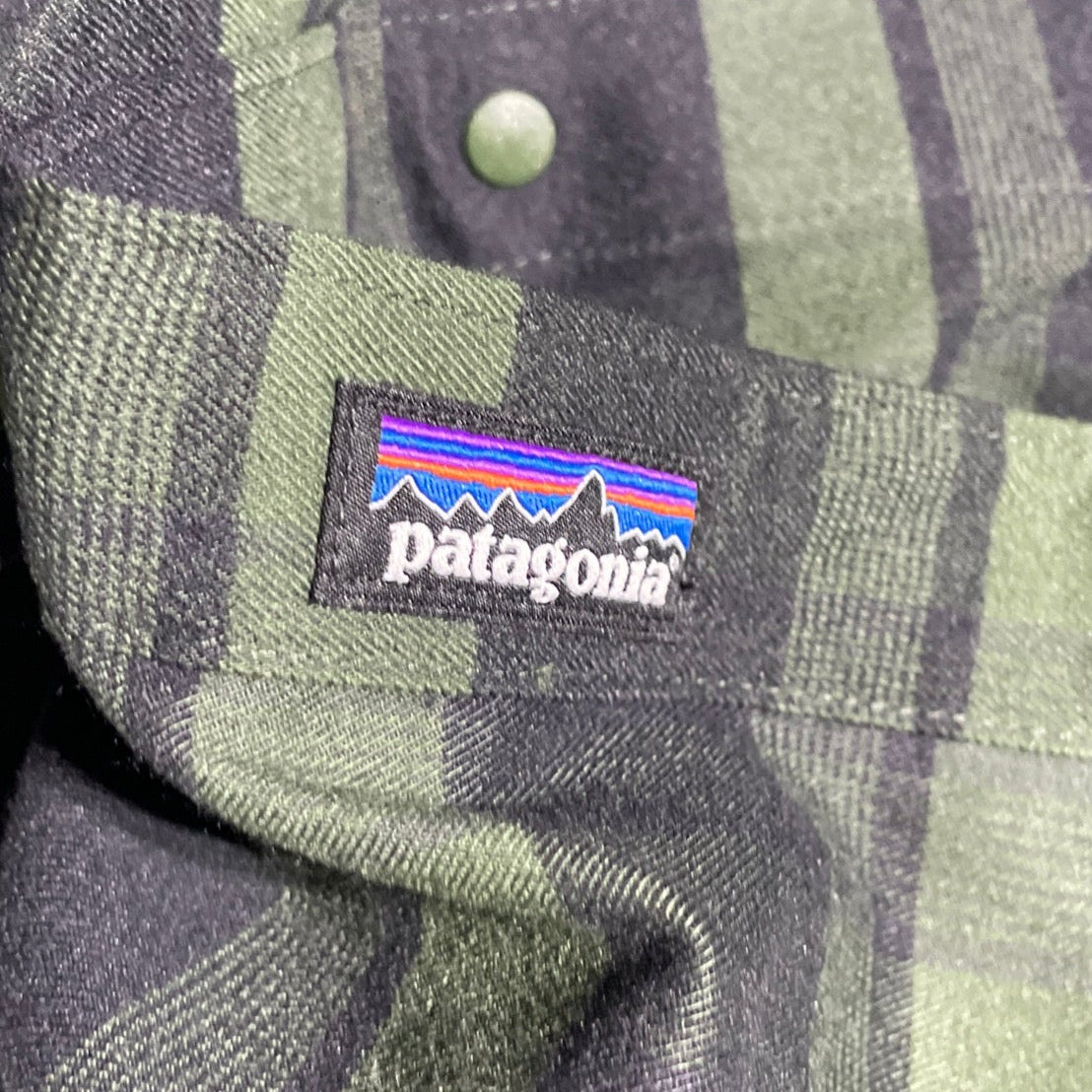 Patagonia Canyonite Stretch Flannel Shirt Green Plaid – Men’s Medium