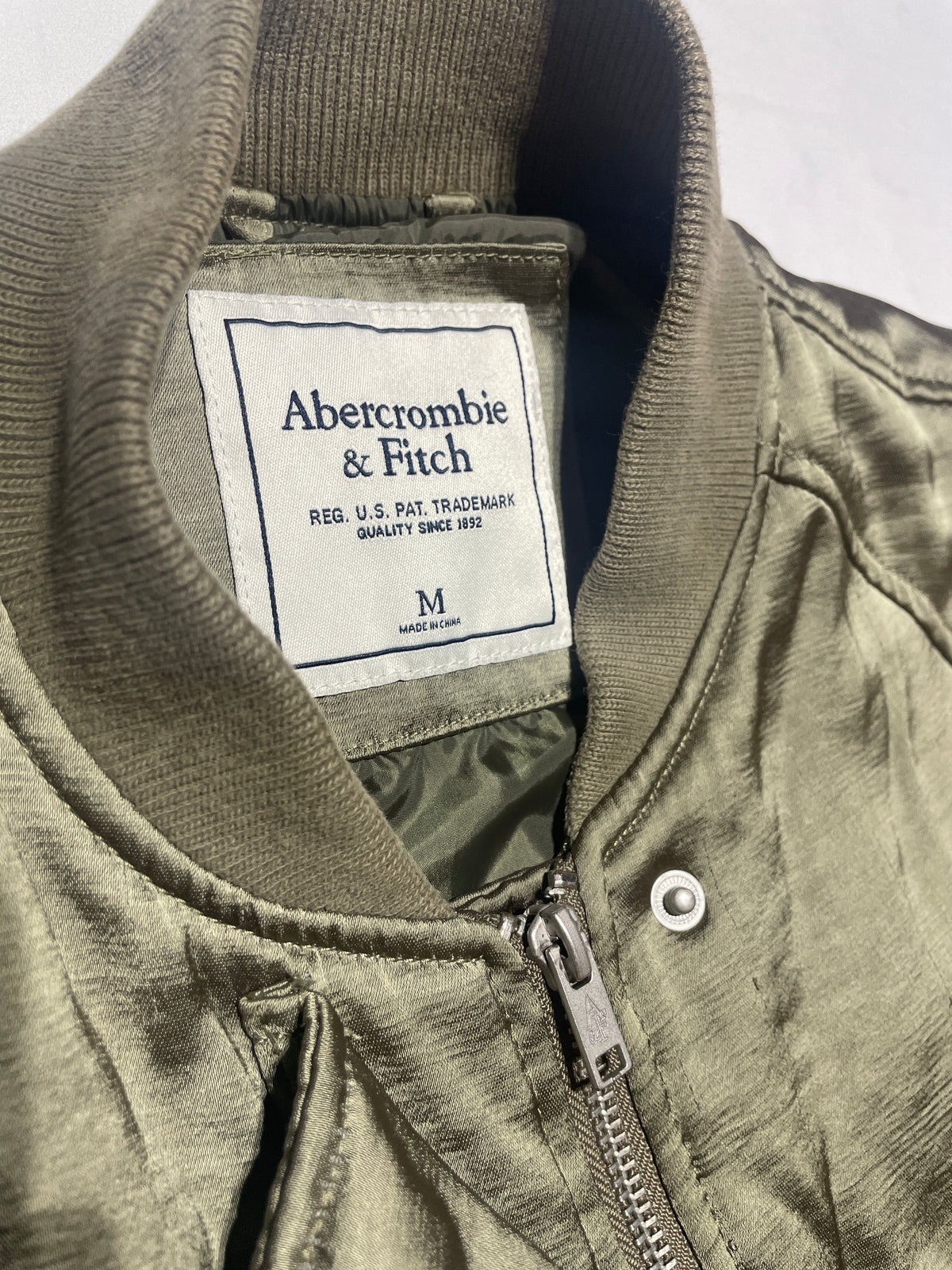 Abercrombie & Fitch Olive Bomber Jacket Unisex Medium Zip Snap Front Ribbed Hem
