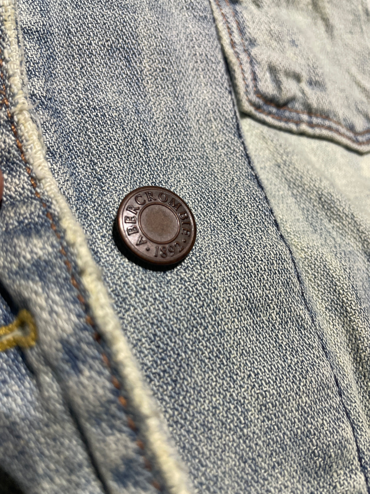 Abercrombie & Fitch Light Wash Denim Trucker Jacket Women’s Small Hong Kong Made Y2K Vintage Style