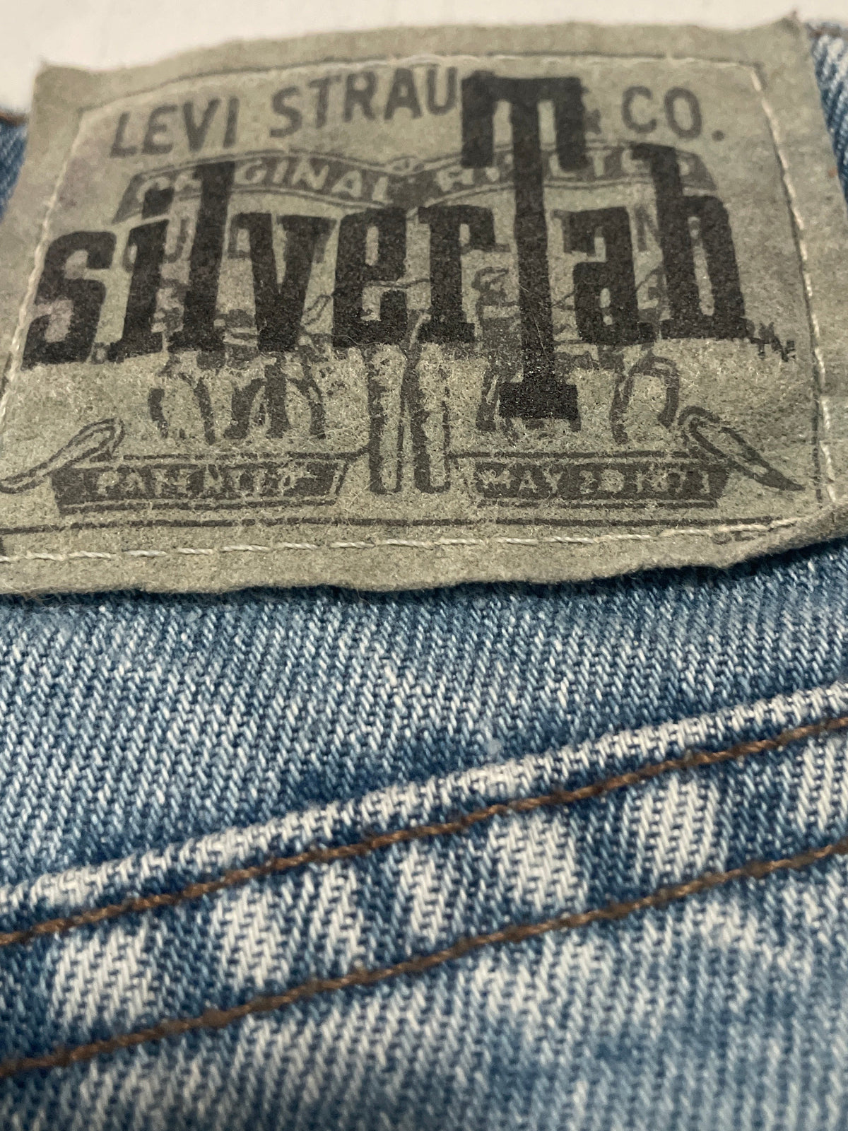 Vintage Levi’s SilverTab Loose Jeans 34x30 USA – Light Wash Y2K Baggy Fit