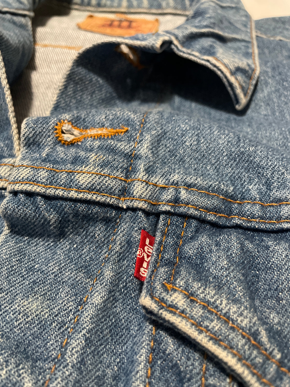 Vintage 1989 Levi’s 70506 (71506-0214) Denim Trucker Jacket - Made in USA - Size 44L (Long)